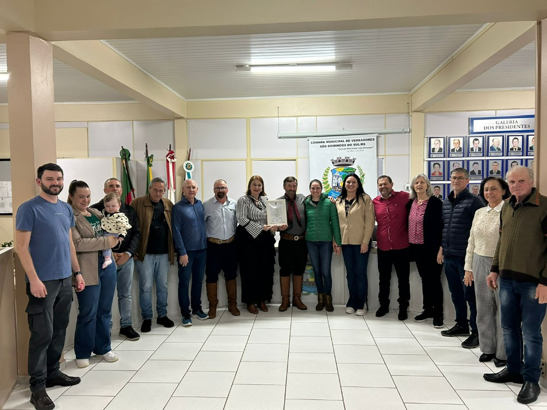 MOÇÃO DE APLAUSOS À FAMÍLIA CIPRIANI